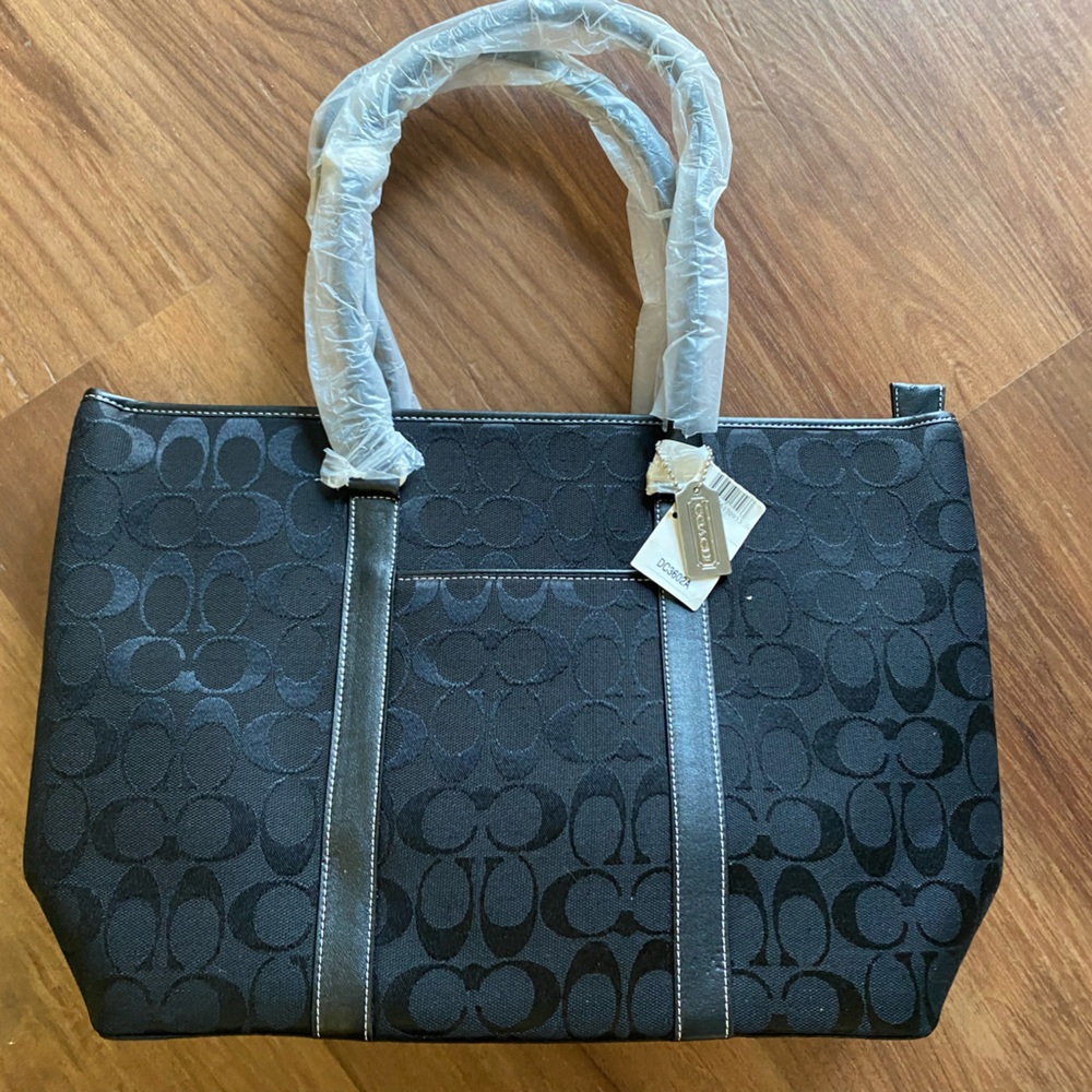 Coach Signature Jacquard Black Tote & Dust Cover NWT - Genuine & Stylish